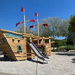 Aparthotel Pareus