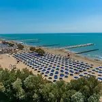 Aparthotel Pareus 4*