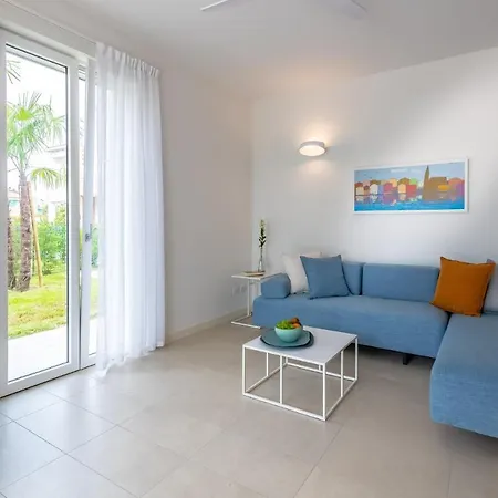 Pareus Aparthotel 4*