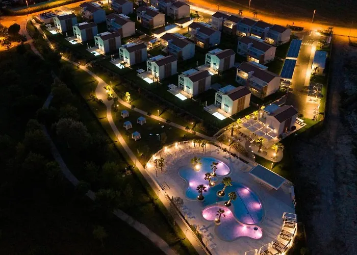 Aparthotel Pareus 4*