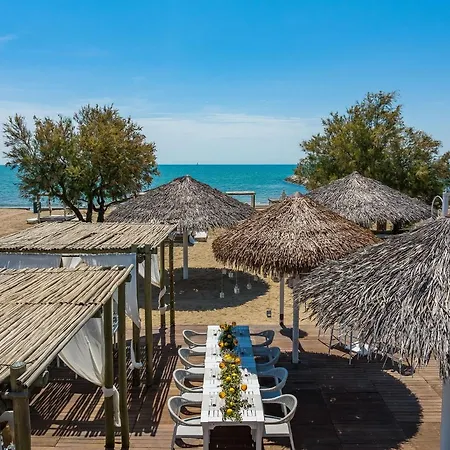 Pareus Ξενοδοχείο με διαμερίσματα 4*