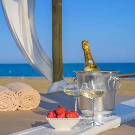 Pareus Apartahotel 4*