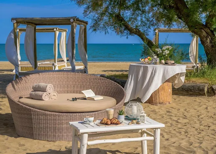 Apart Otel Pareus 4*